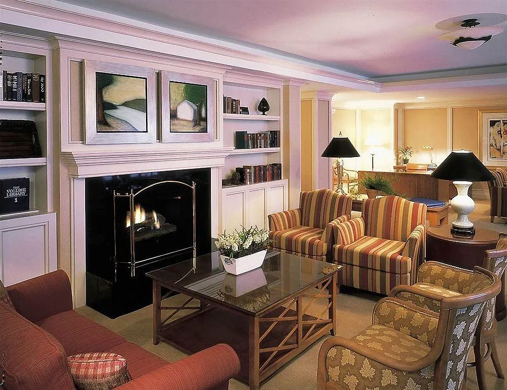Hilton Columbus At Easton Hotel 4*,