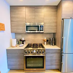 Modern Ballard Townhouse - 92 Walkscore & Rooftop! Apartment