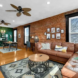 Urban Loft 2-story 1br Near Dt On Historic Street Apartment